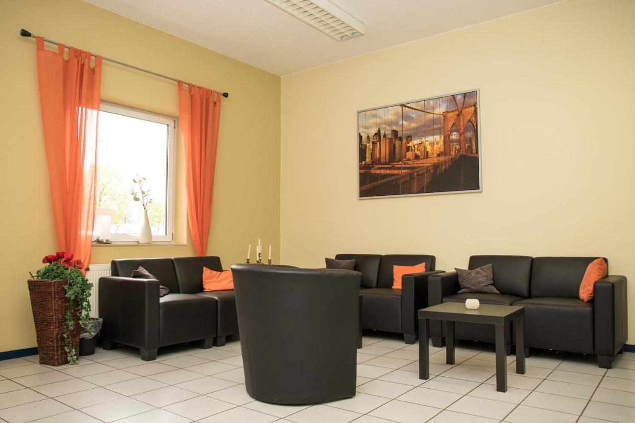 Messe Motel Laatzen Extérieur photo