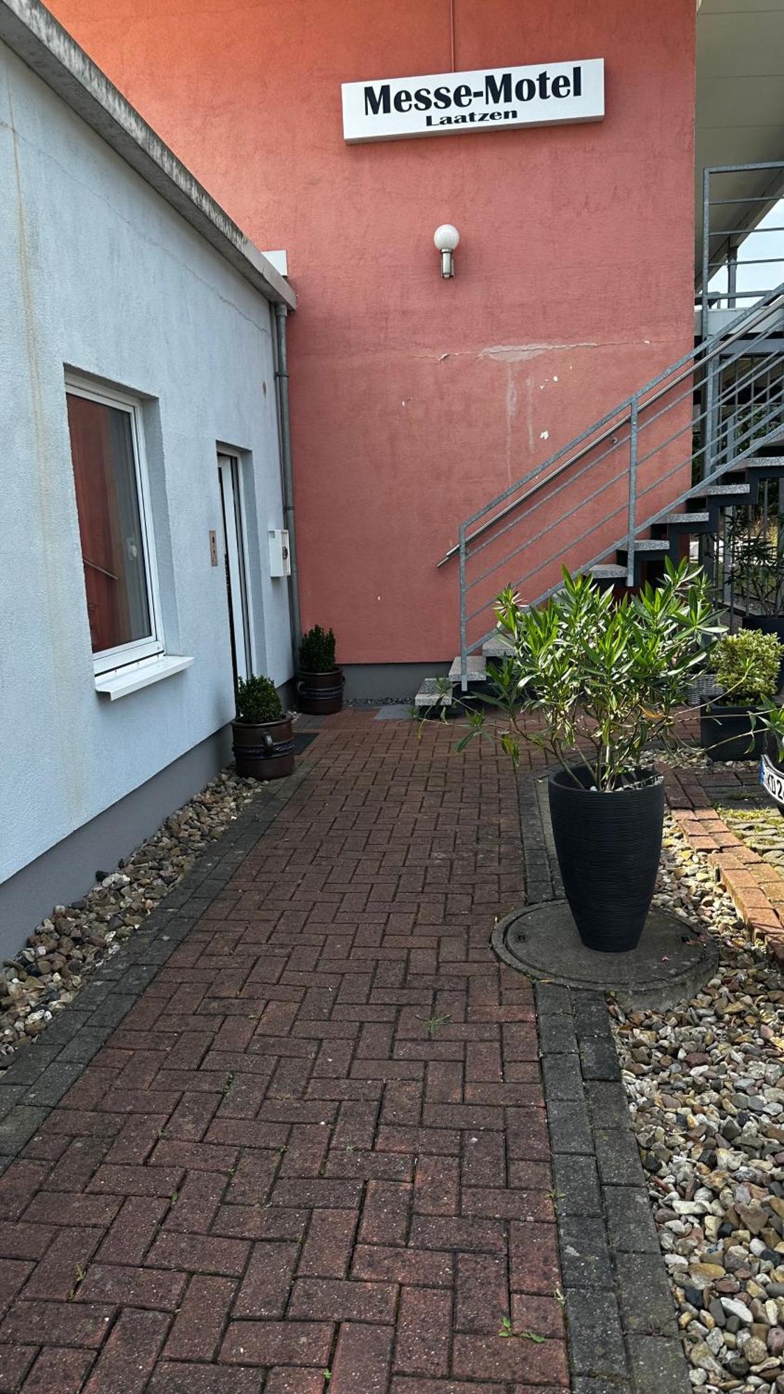Messe Motel Laatzen Extérieur photo